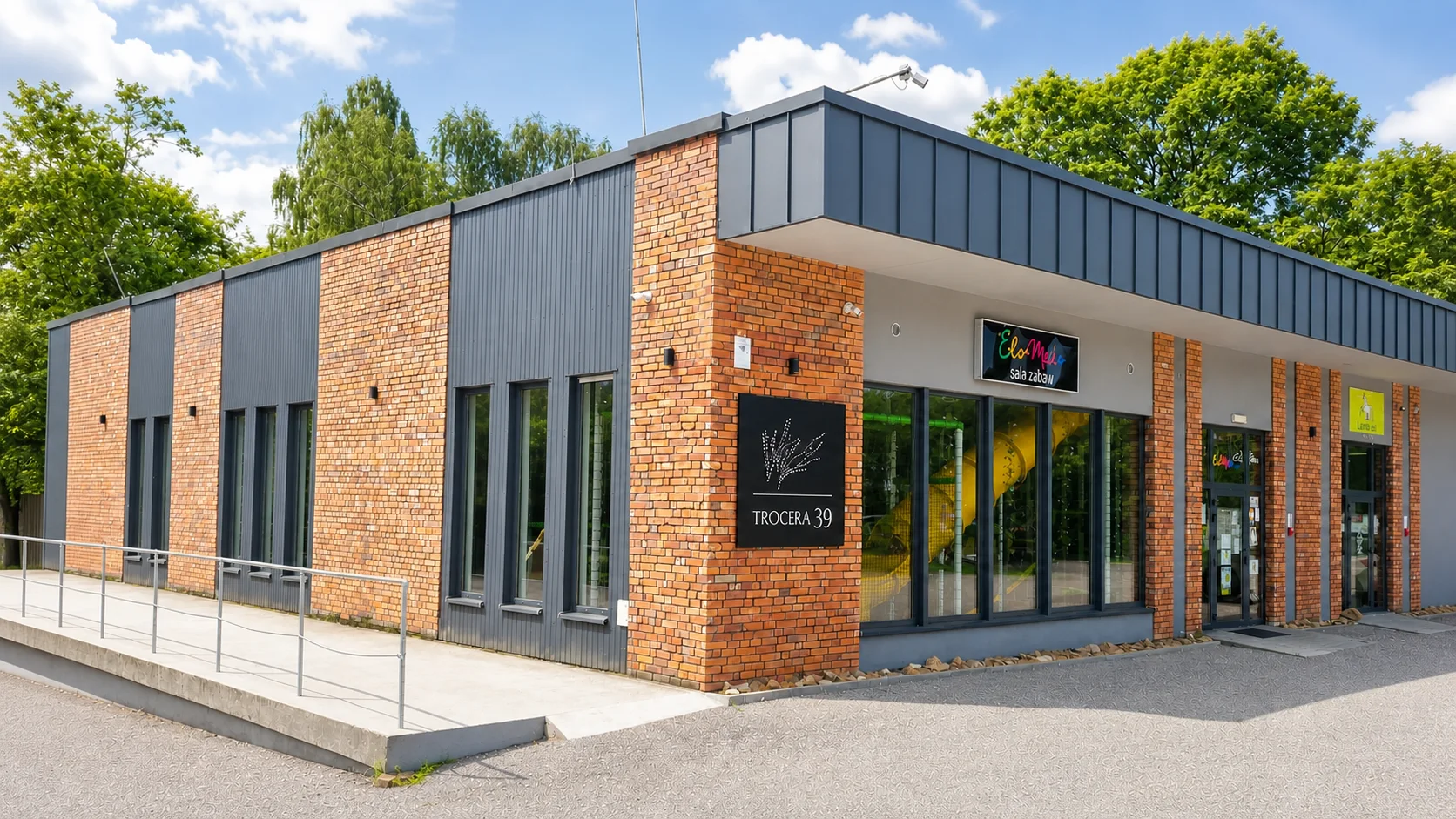 Budynek usługowy Trocera 39 w Zabrzu
